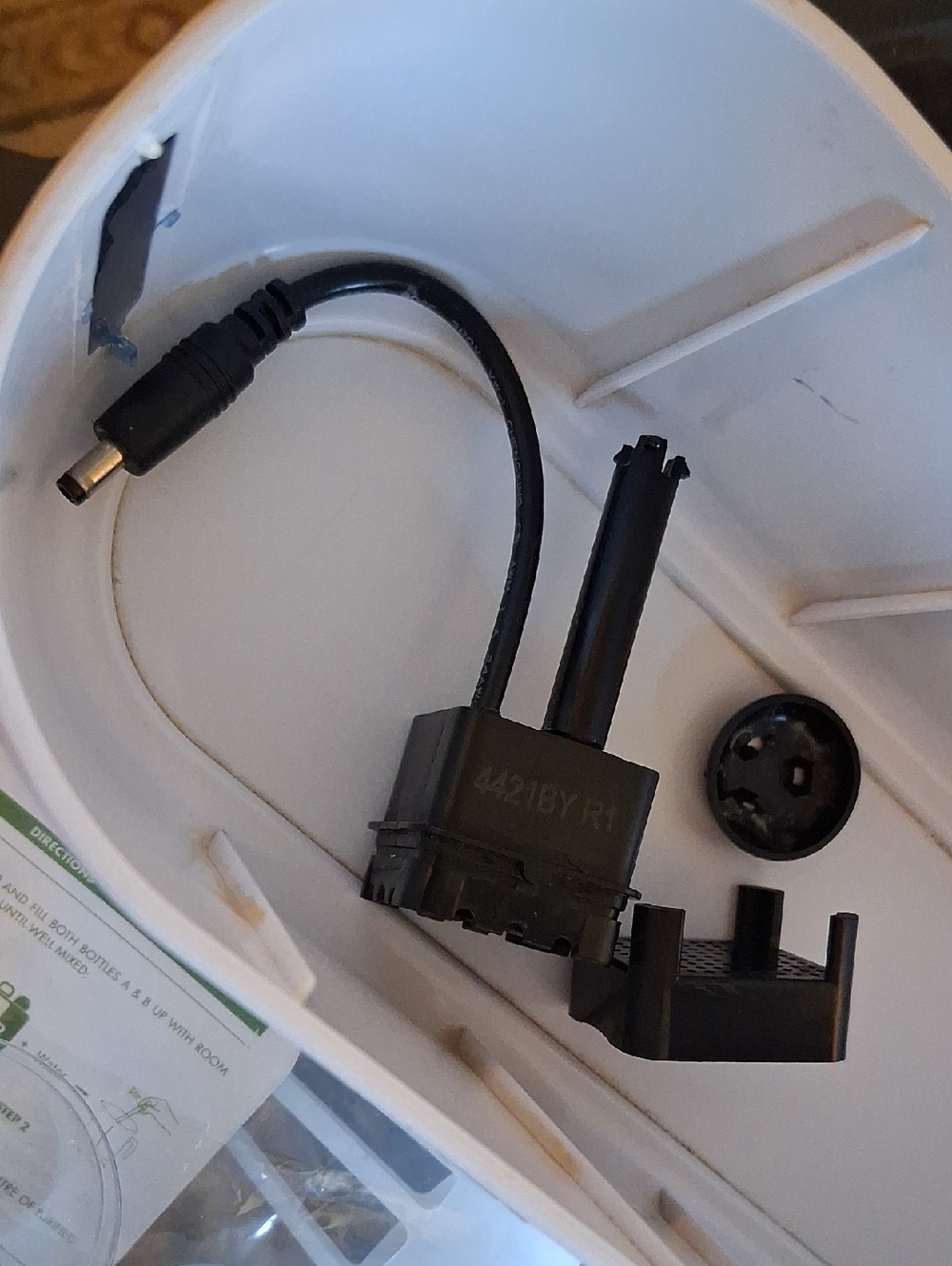 AEROGARDEN SPROUT TABLETOP GARDEN - Picture 8 of 14
